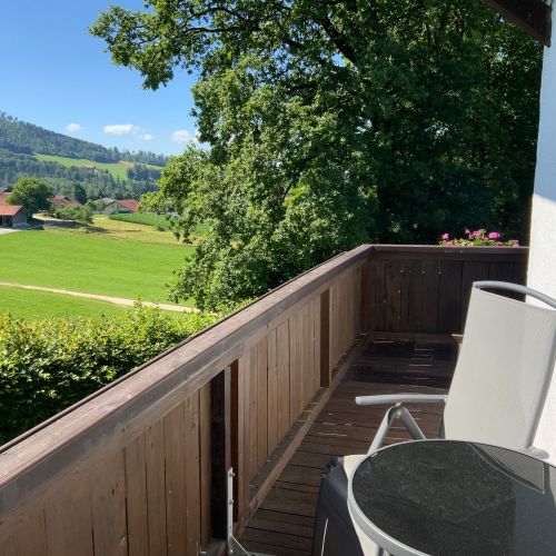 Perfekt für ein Frühstück an der frischen Luft oder einen gemütlichen Abend in der Natur!