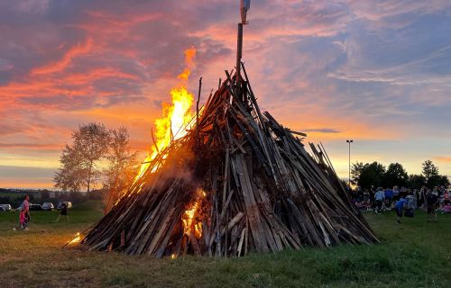 Sonnwendfeuer 2026 rund um Hauzenberg: Termine und Veranstaltungsorte
