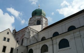 Residenzplatz und Dom St. Stephan in Passau