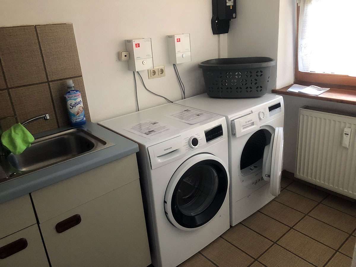 Waschküche mit Münzautomat im Haus 1